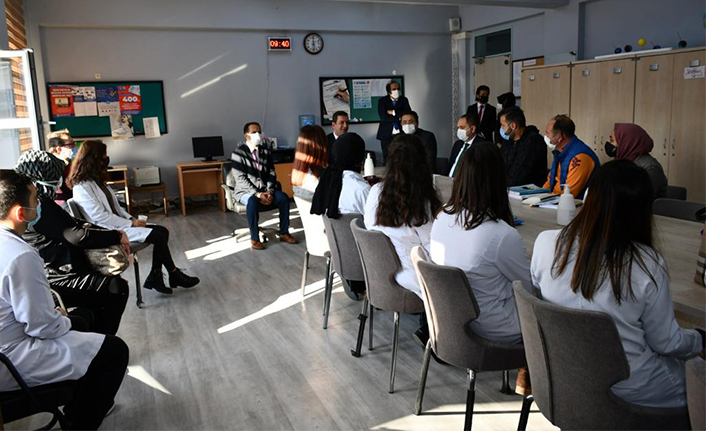 Cumhuriyet Anadolu Lisesine Anlamlı Ziyaret — haber görseli