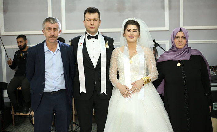 Dibekçi ve Özdil Ailelerinin Mutlu Günü — haber görseli