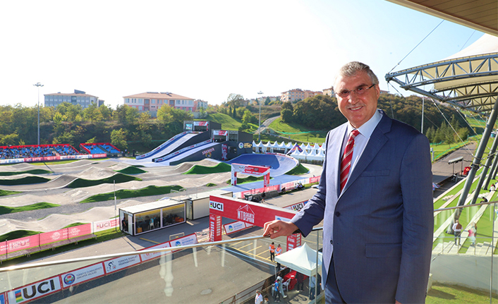 Ekrem Yüce, Danimarka’dan Türkiye’ye canlı bağlandı — haber görseli