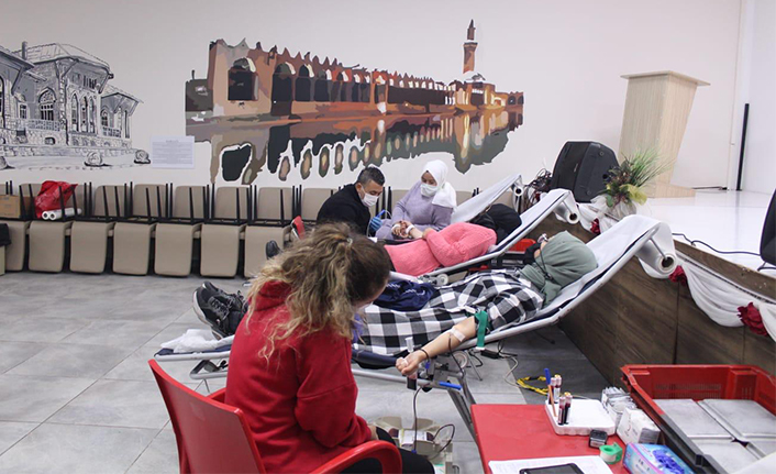 GSB Sakarya yurtlarında öğrencilerden Kan bağışı   — haber görseli