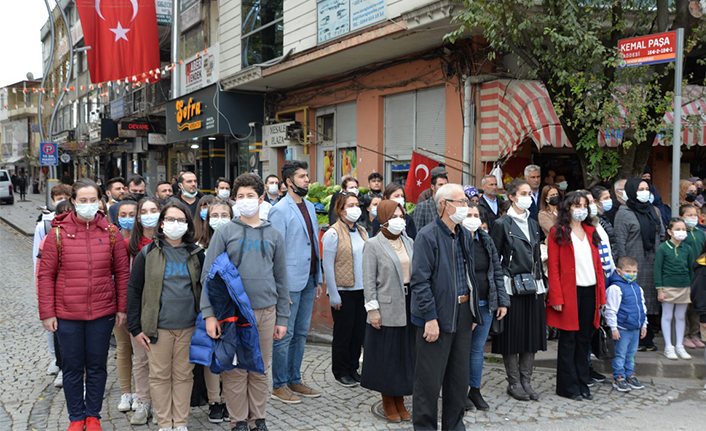 Hendek’te Cumhuriyetin 98. Yıl kutlamaları törenle başladı — haber görseli