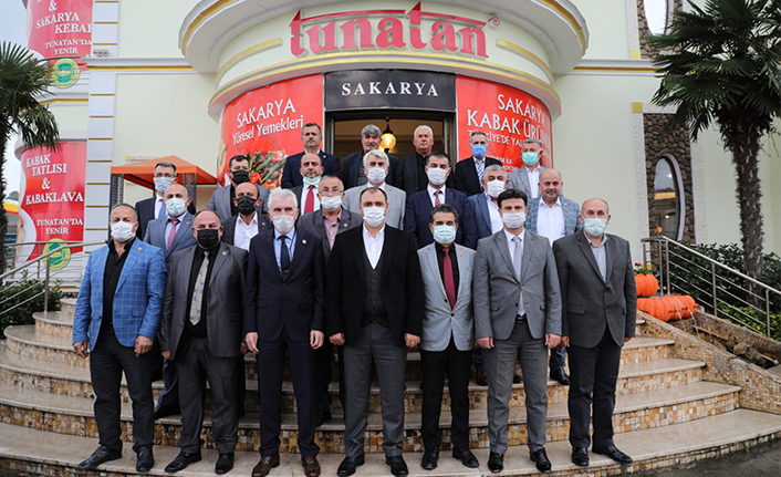 Vali Kaldırım Muhtarlarla Yemek Programında Bir Araya Geldi — haber görseli