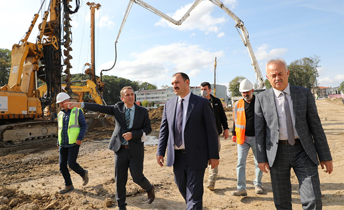 Vali Kaldırım Yeni Yapılan Hastanelerdeki Çalışmaların Hızlandırılması Talimatı Verdi — haber görseli