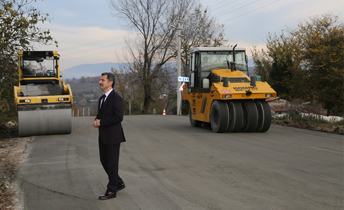 Yıl sonuna kadar ilçemizde 77 kilometre yol yenilenmiş olacak — haber görseli