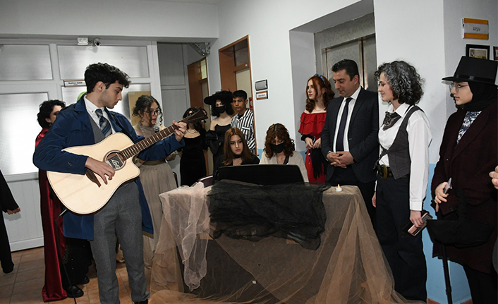 Cemil Meriç Sosyal Bilimler Lisesinde Roman Kahramanları Festivali — haber görseli