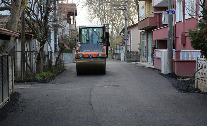 Serdivan Sokaklarında Asfalt Mesaisi — haber görseli