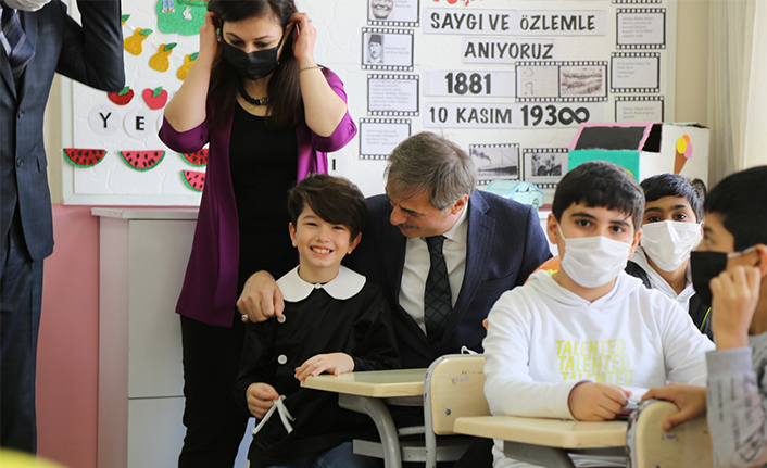 Başkan Alemdar Karne Sevincine Ortak Oldu — haber görseli