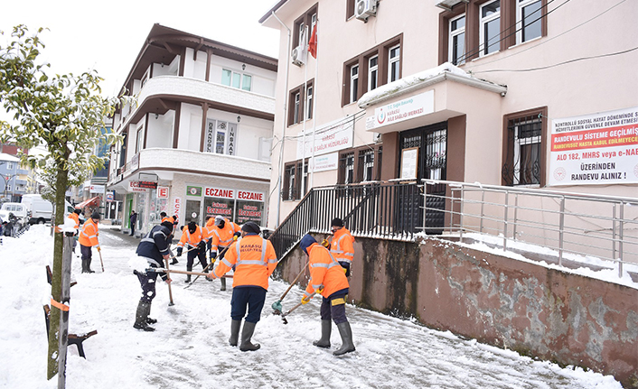 Karasu Belediyesi, Beklenen Kar Yağışıyla Birlikte Çalışmalarına Başladı — haber görseli