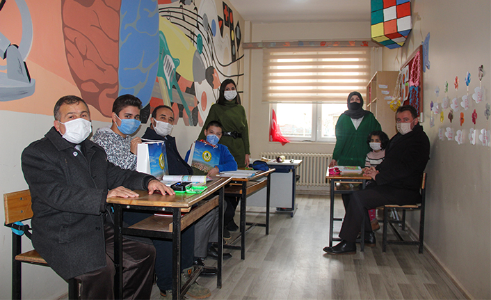 Rüyasında görerek Başkanla tanışmak isteyen çocuğu, Başkan Gündoğdu ziyaret etti — haber görseli