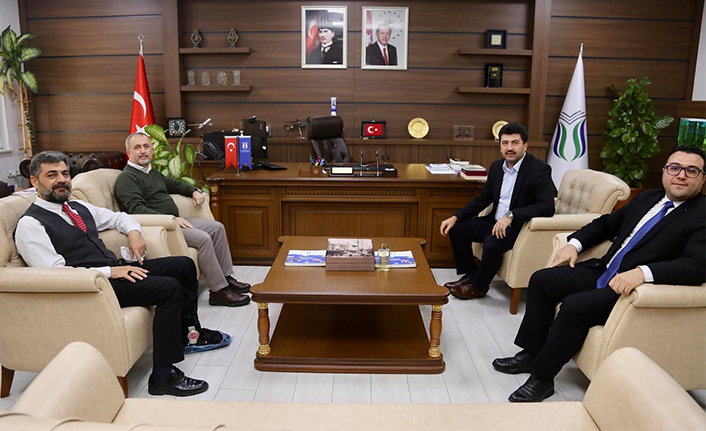 SAÜ Rektörü Prof Dr. Savaşan, SUBÜ Rektörü Prof. Dr. Sarıbıyık'ı Ziyaret Etti — haber görseli