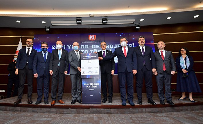 SAÜ Rektörü Savaşan, Siber Güvenlik Projesini İmzaladı  — haber görseli