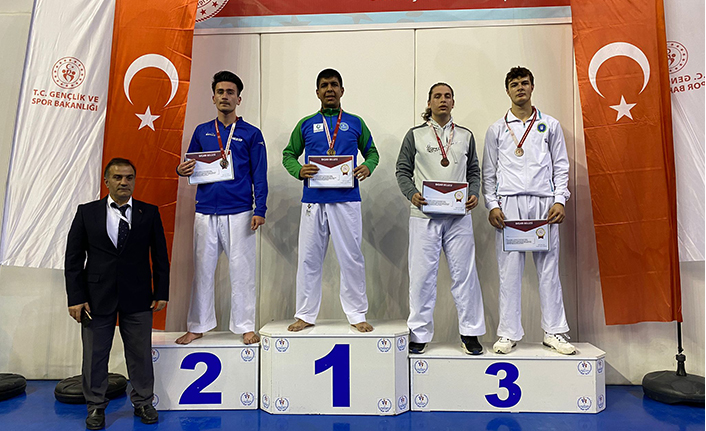 Hendekli karateciler finallere kaldı  — haber görseli