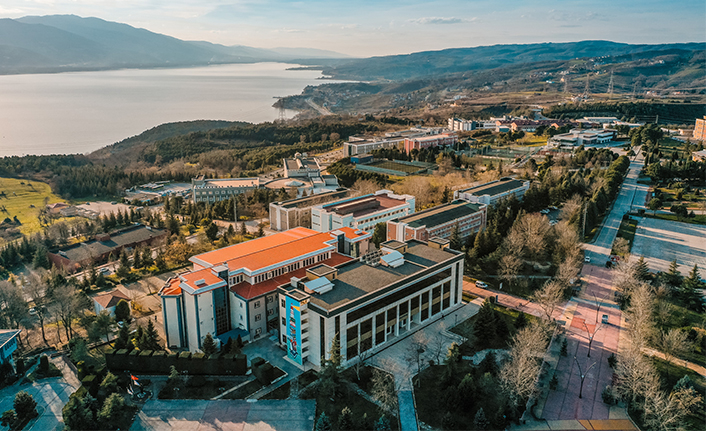 Sakarya Üniversitesi Dünyanın En İyi Genç Üniversiteleri Listesinde — haber görseli