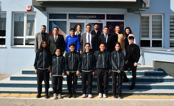 Savaşçı’dan, Adapazarı Güneşler Anadolu Lisesine Ziyaret  — haber görseli