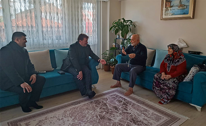 Başkan Gündoğdu’dan yaşlı vatandaşlara ziyaret — haber görseli