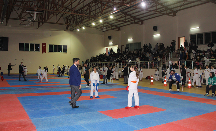 Sakarya U21 yaş altı Türkiye Karate şampiyonası sona erdi — haber görseli