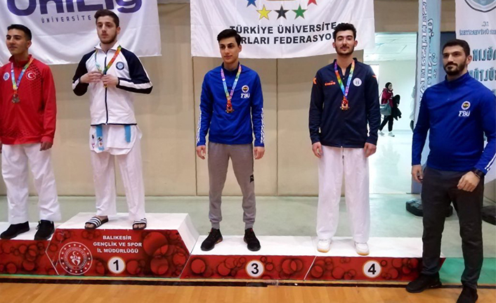 SUBÜ’lü karatecilerden 4 madalya — haber görseli