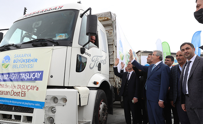 Büyükşehir’in yardım tırları dualarla uğurlandı — haber görseli