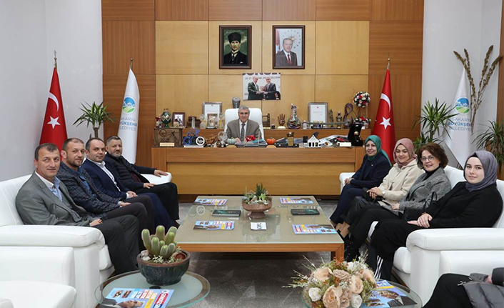 Kızılay Adapazarı Şubesinden teşekkür ziyaretleri — haber görseli