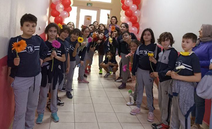 Mine Öğretmenin Gurur Günü — haber görseli