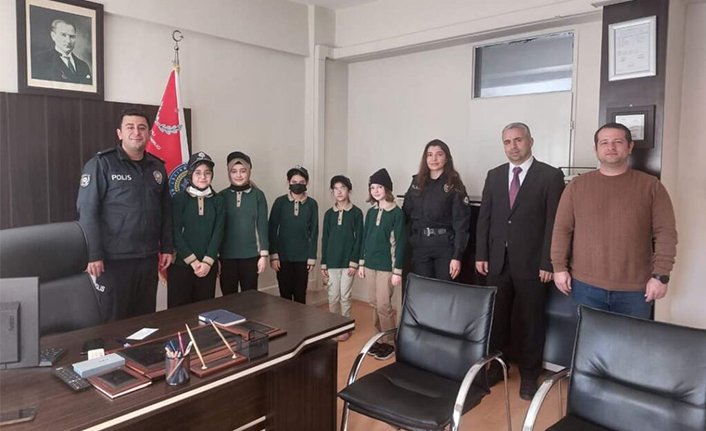 Öğrencilerden Polise ziyaret — haber görseli