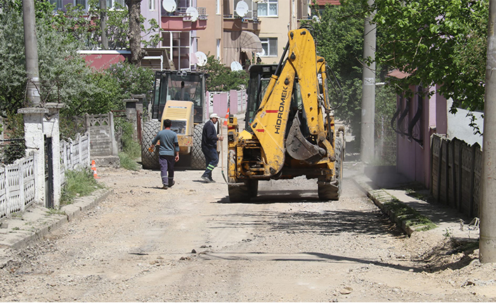Serdivan’da Bayram Öncesi Asfalt Mesaisi — haber görseli