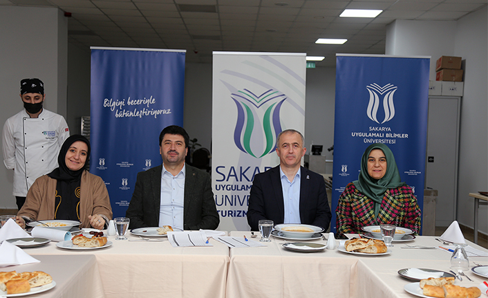 SUBÜ ve SAÜ yöneticileri iftarda buluştu — haber görseli