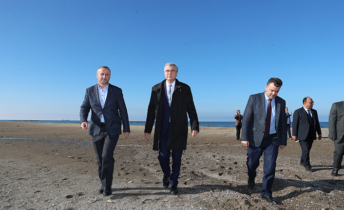 Yüce kıyı erozyonu tahribatını inceledi: “27 dalgakıran yapılacak” — haber görseli