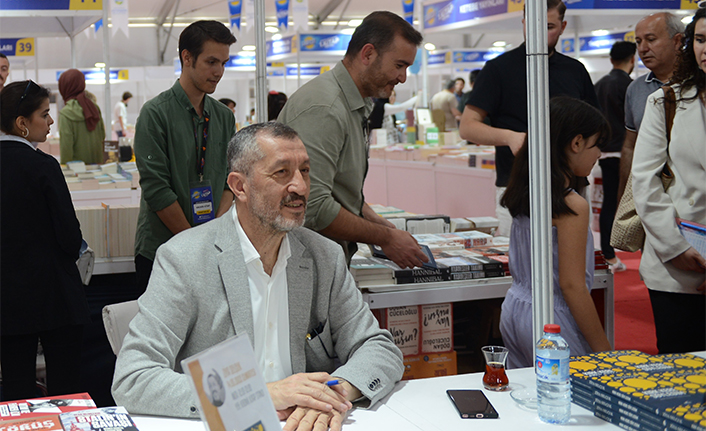 Eski Millî Eğitim Bakanı Ziya Selçuk SAÜFEST'te — haber görseli