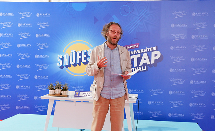 Şair Ercan Yılmaz, “Şairin Kütüphanesi” Söyleşisiyle SAÜFEST’te — haber görseli