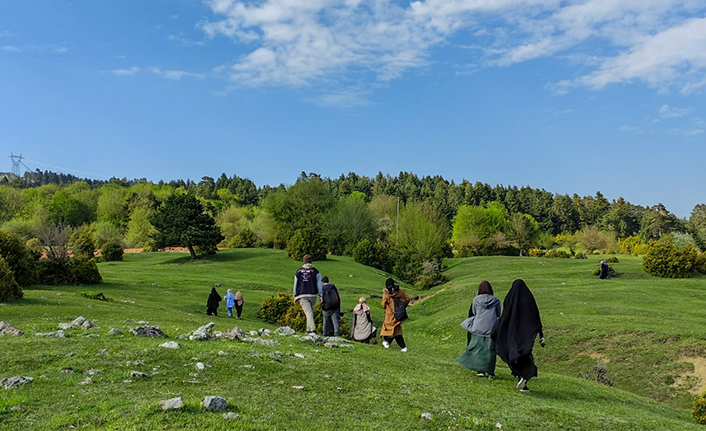 SAÜ'lü Öğrencilerinden Taraklı ve Karagöl Yaylasına Fotoğraf gezisi — haber görseli