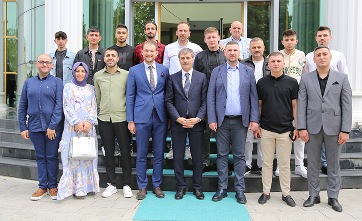 Serdivan Bu Bayram Muhabbetle Kucaklaştı — haber görseli