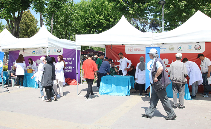 Vatandaşlardan Sağlık Sokağı’na tam not  — haber görseli