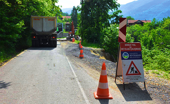 Yol çöktü, tehlikeyi Büyükşehir önledi — haber görseli