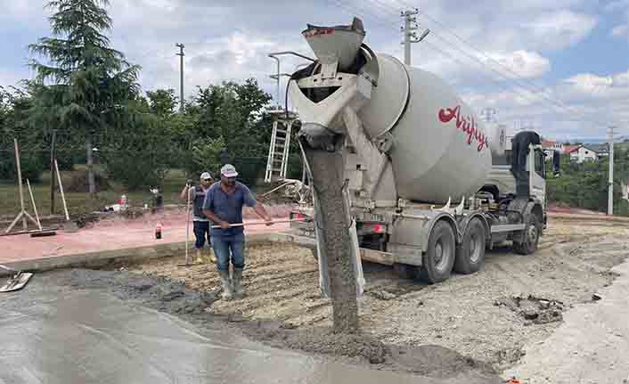 Arifiye Belediyesi Beton Yol Çalışmalarına Devam Ediyor — haber görseli