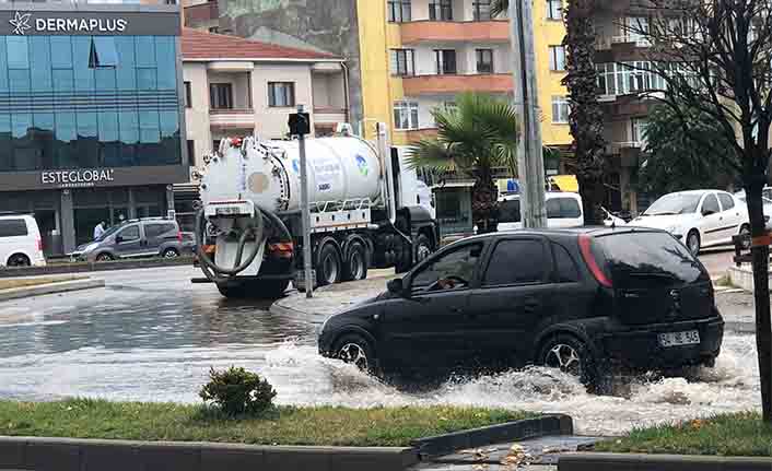 Karasu’da sokaklar havuz oldu — haber görseli