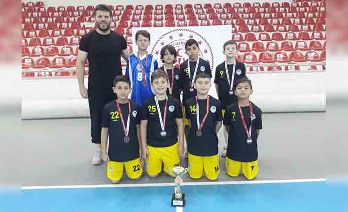 Minik hentbolcular madalyanın sahibi oldu — haber görseli