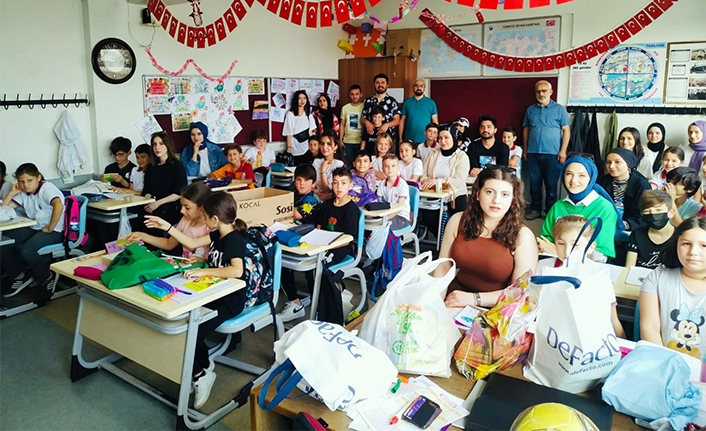 SUBÜ Hendek MYO öğrencilerinden kitap bağışı — haber görseli