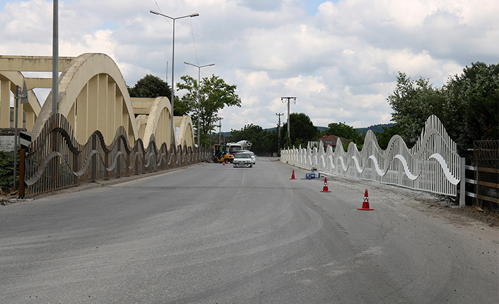 Tarihi Sakarya Köprüsü dekoratif bir yapıya kavuşuyor — haber görseli