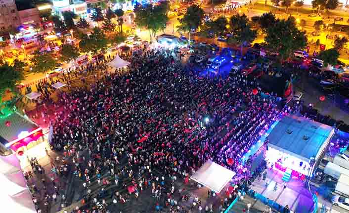 Ahmet Özhan geliyor: Sakarya 15 Temmuz’da meydanda buluşacak — haber görseli