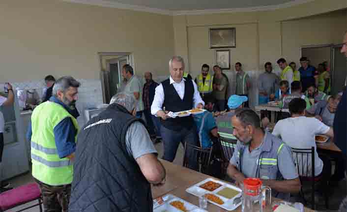 Başkan Babaoğlu ve namlı personelle yemek yedi  — haber görseli