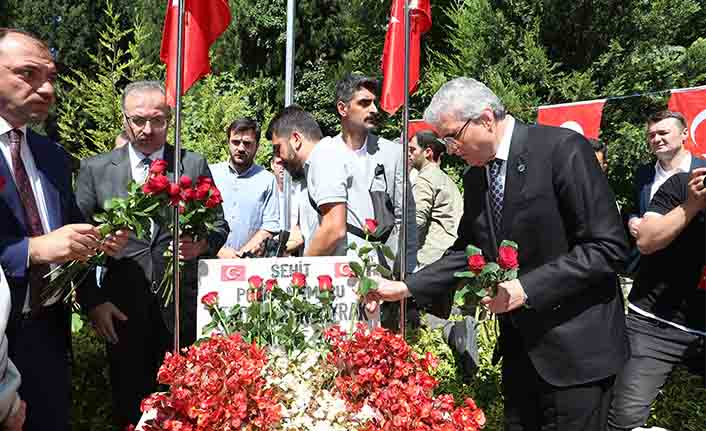 Yüce, 15 Temmuz’da şehidin kabrinde: “Hatıramızdan hiç silinmeyecek" — haber görseli