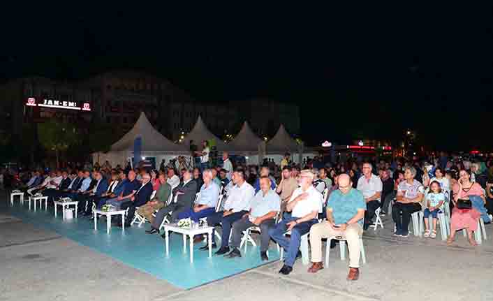 Acının 23’üncü yıl dönümü Demokrasi Meydanı’nda anıldı — haber görseli