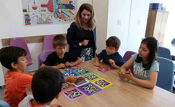 Akıl oyunları atölyesinde hem eğleniyor hem öğreniyorlar — haber görseli