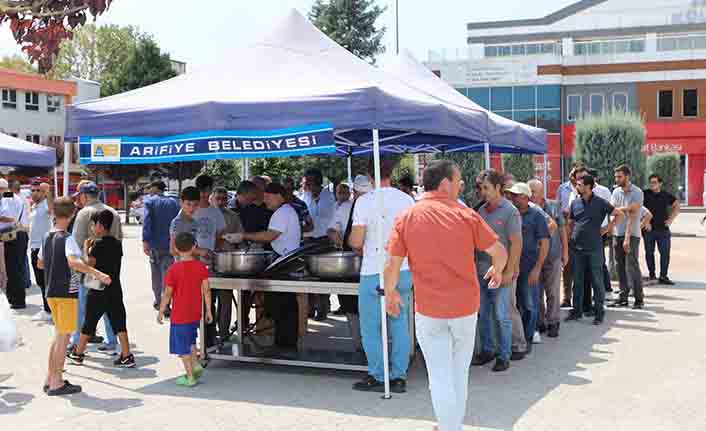 Arifiye Belediyesi Aşure Programı düzenledi — haber görseli