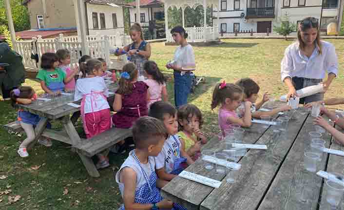 Çocuklar için Çini Çalıştayı Yapıldı — haber görseli