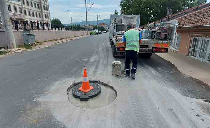 Konforlu ulaşım için Geyve’de 600 kapağa müdahale edildi — haber görseli