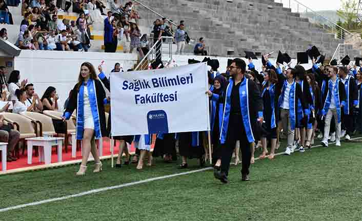 Sağlık Hizmetleri Meslek Yüksekokulu mezunlarını verdi — haber görseli