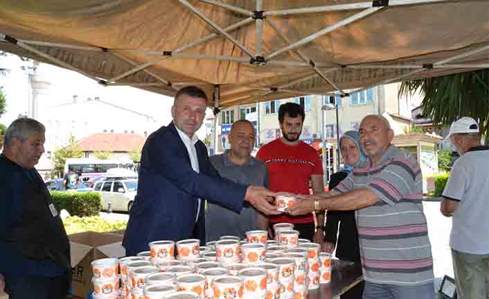Sapanca Belediyesi 7 Bin Kişiye Aşure Dağıttı — haber görseli