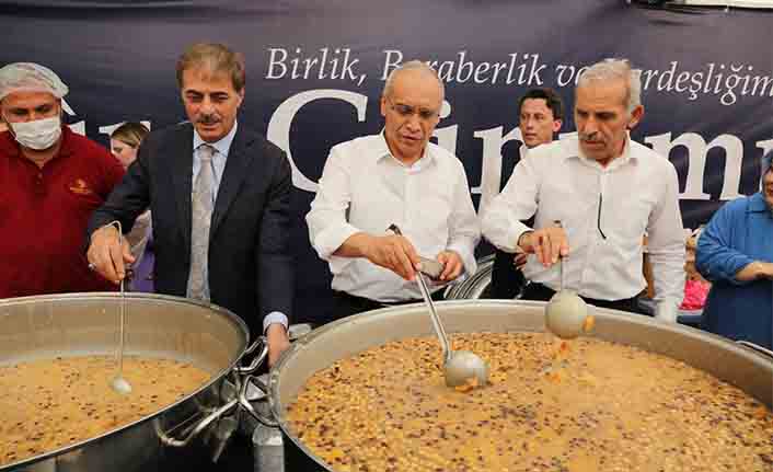Serdivan’da Damaklar Aşureyle Tatlandı — haber görseli